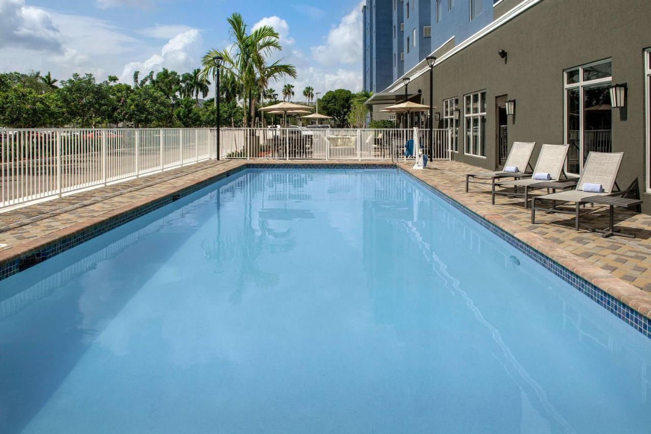 Residence Inn Doral Mall Area Exterior photo